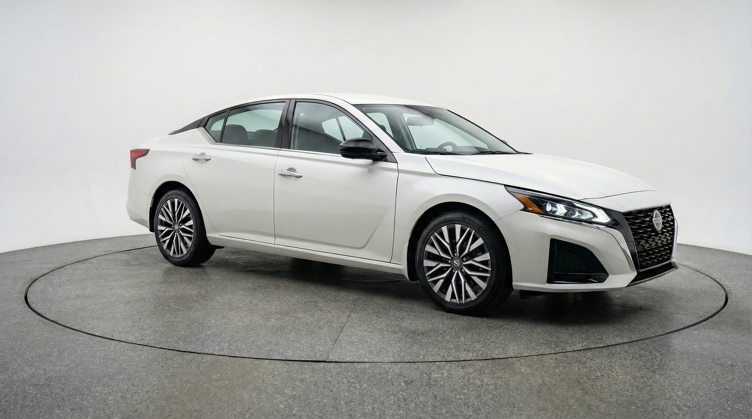 Thumbnail: 2025 Nissan Altima - 1