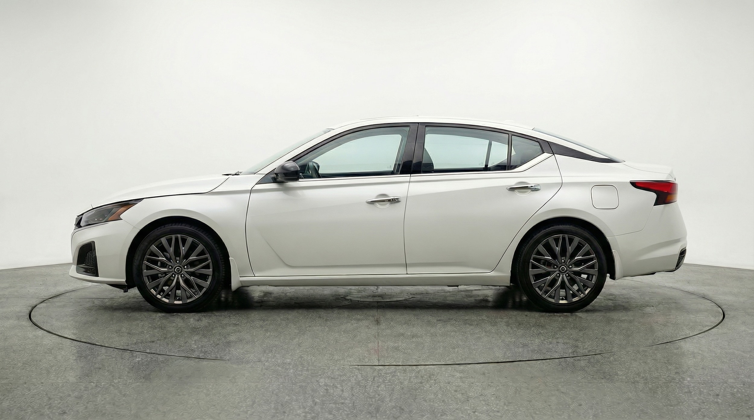 Thumbnail: 2025 Nissan Altima - 4