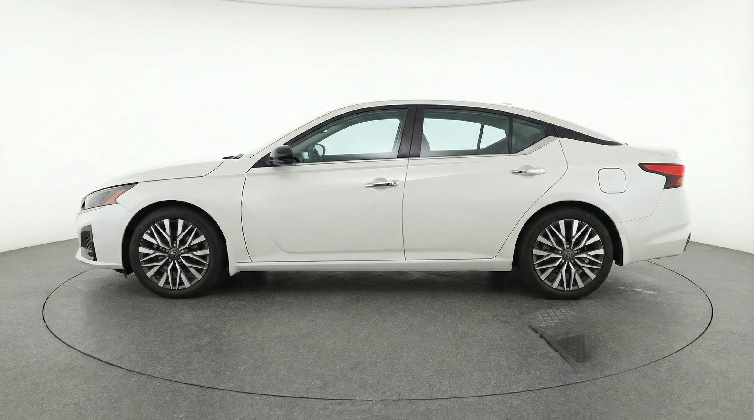 Thumbnail: 2025 Nissan Altima - 4