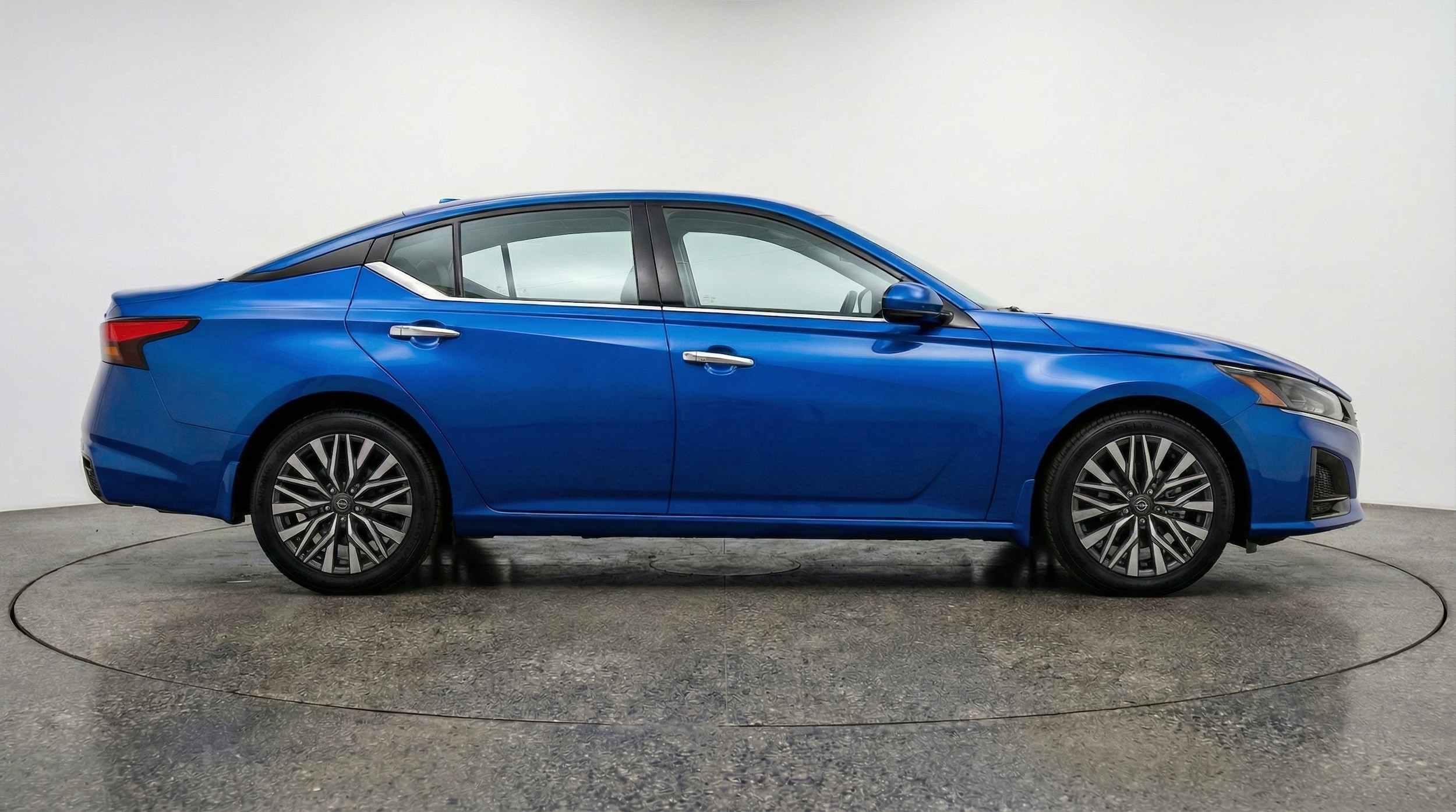 Thumbnail: 2025 Nissan Altima - 8
