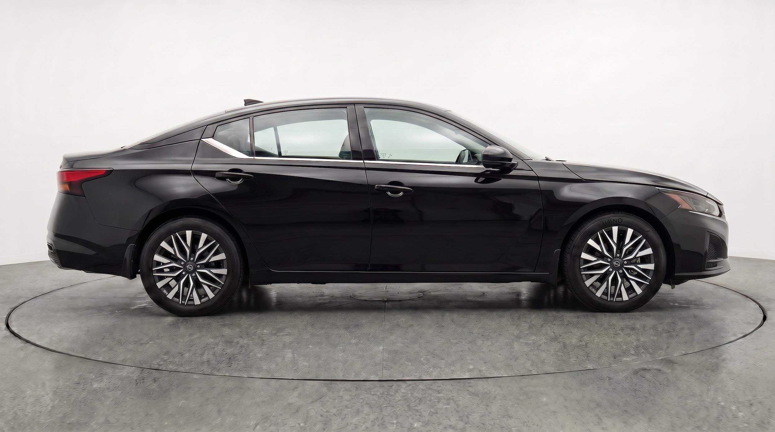 Thumbnail: 2026 Nissan Altima - 10