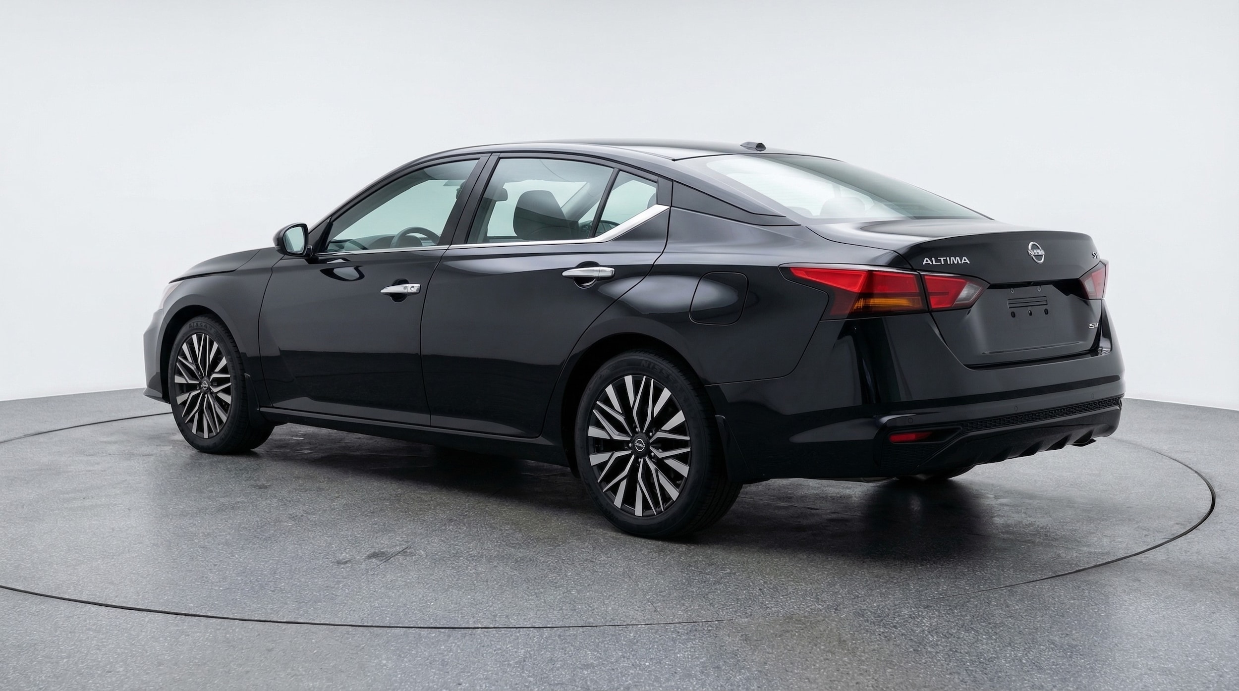 Thumbnail: 2025 Nissan Altima - 5