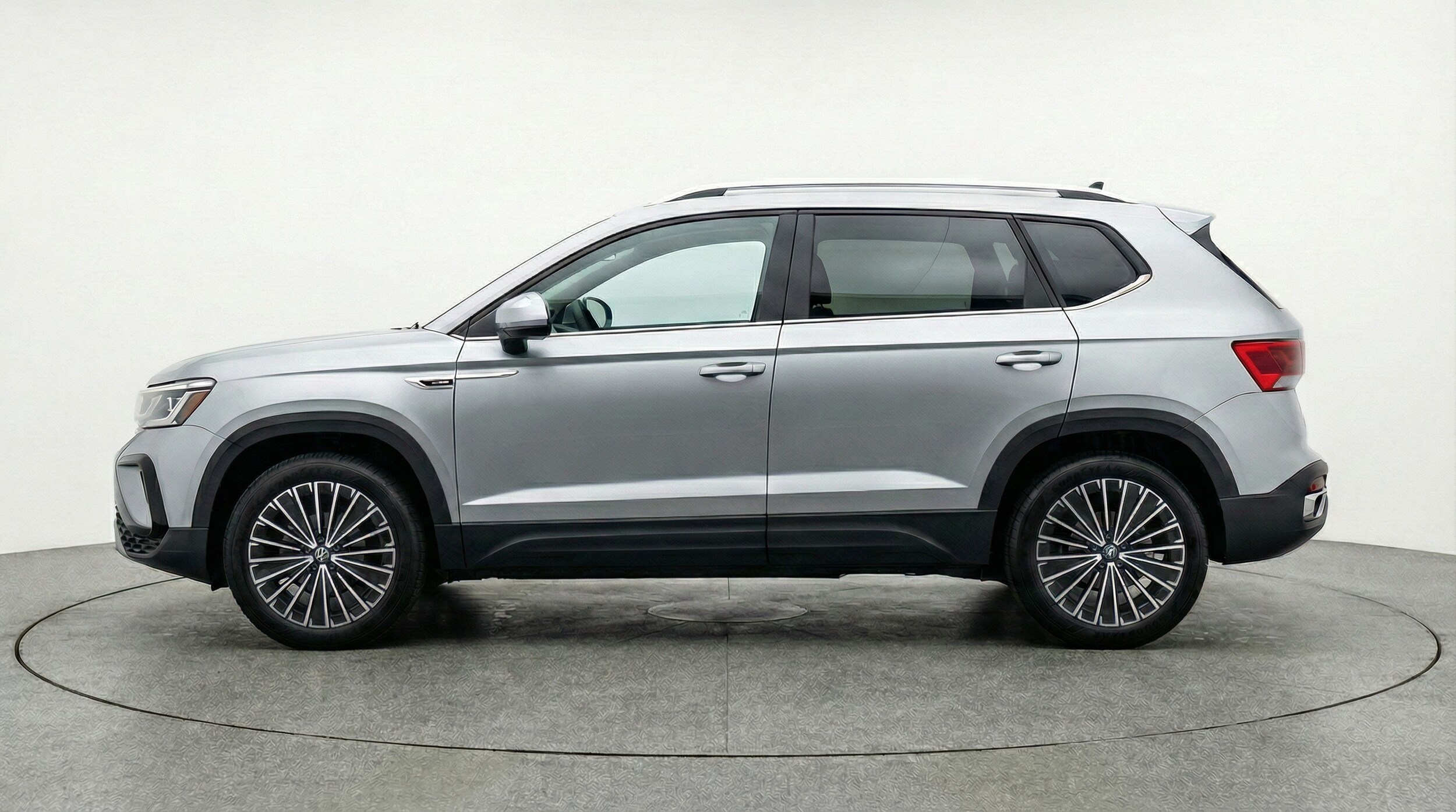 Thumbnail: 2025 Volkswagen Taos - 4