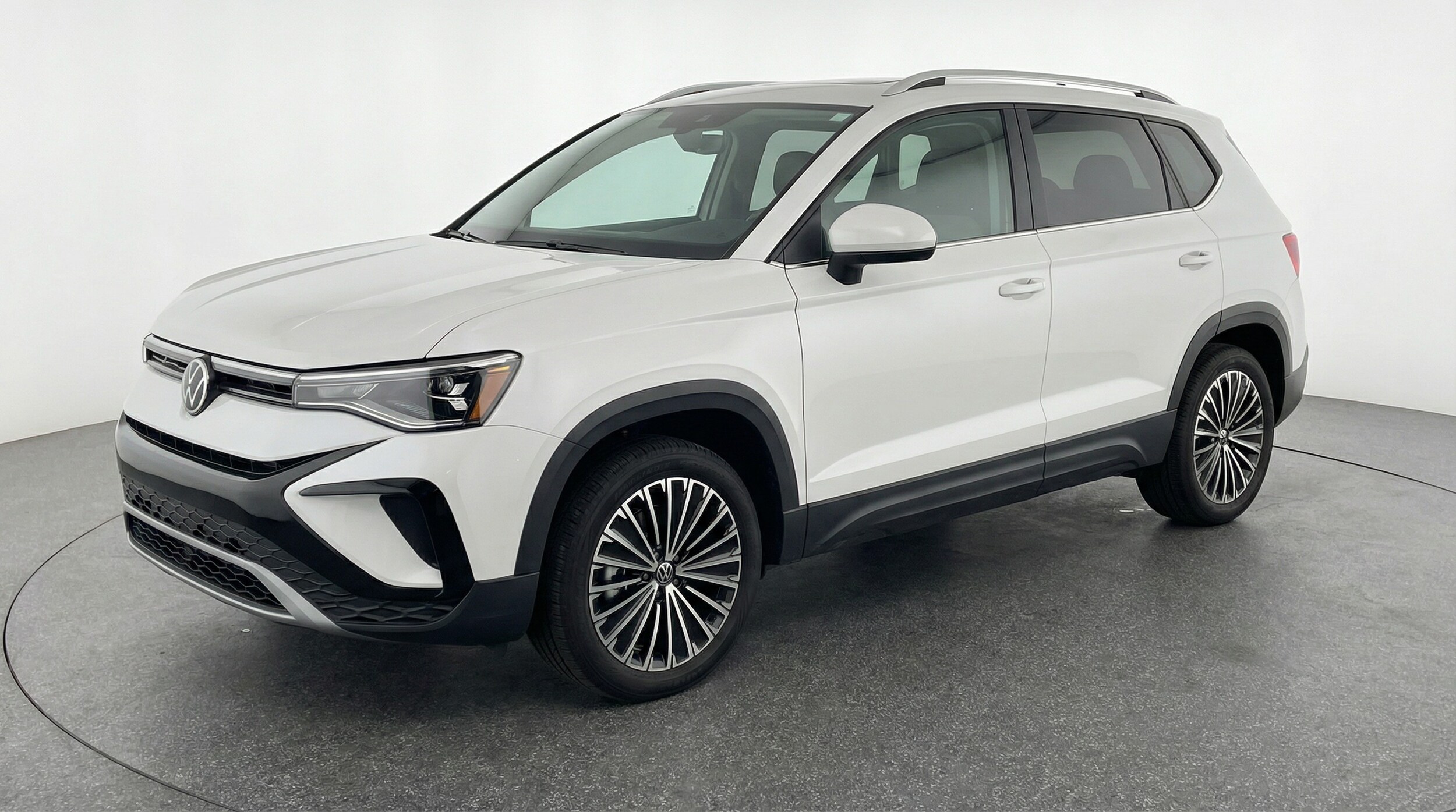 Thumbnail: 2025 Volkswagen Taos - 3