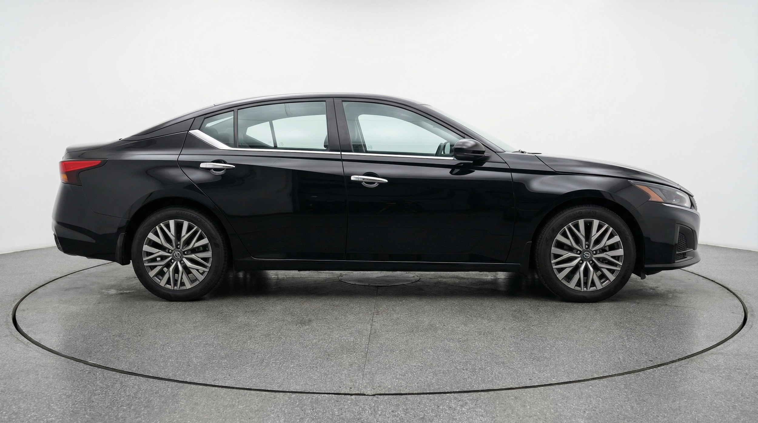 Thumbnail: 2025 Nissan Altima - 8