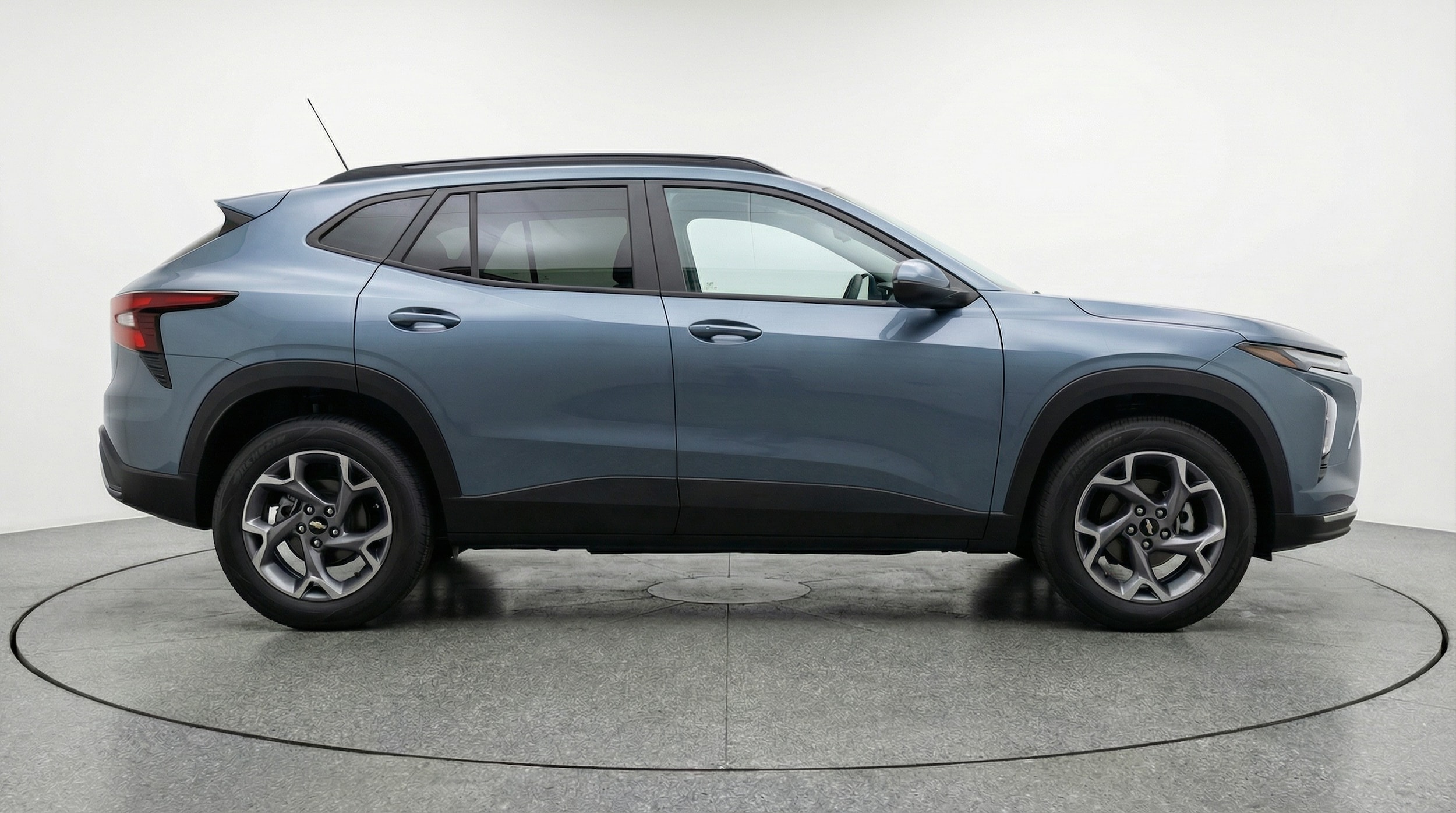 Thumbnail: 2025 Chevrolet Trax - 8