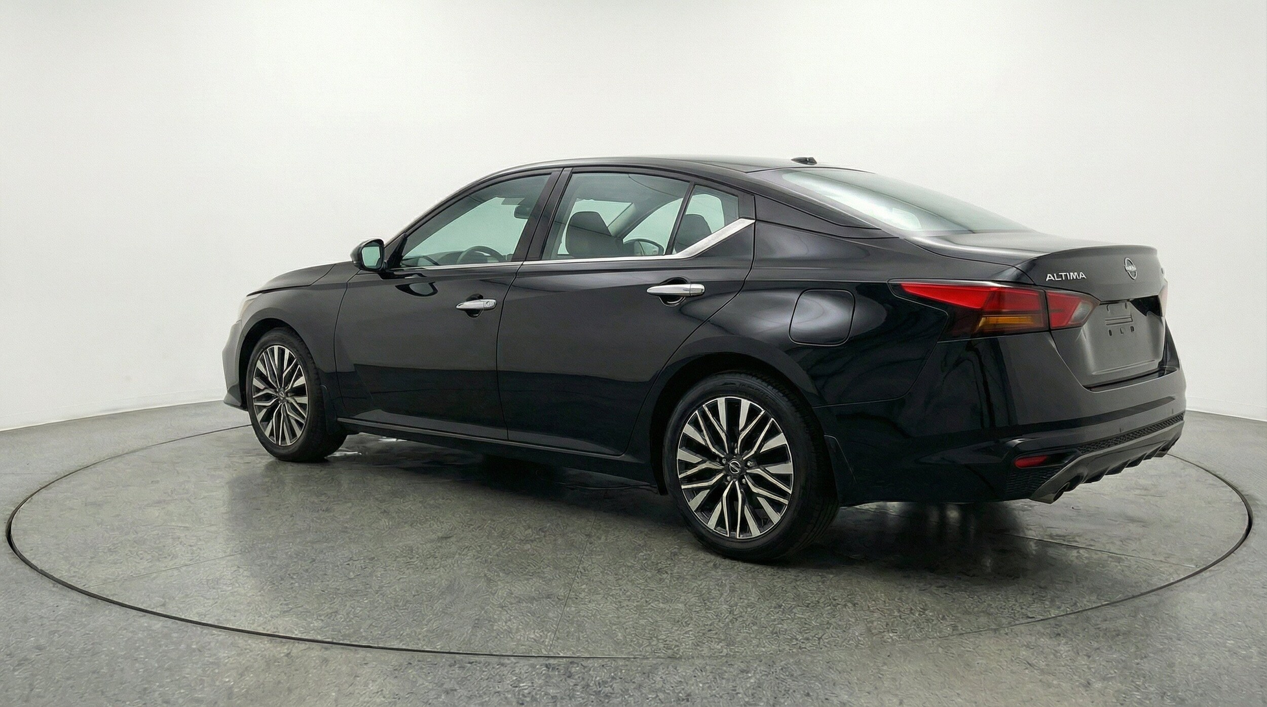 Thumbnail: 2025 Nissan Altima - 6