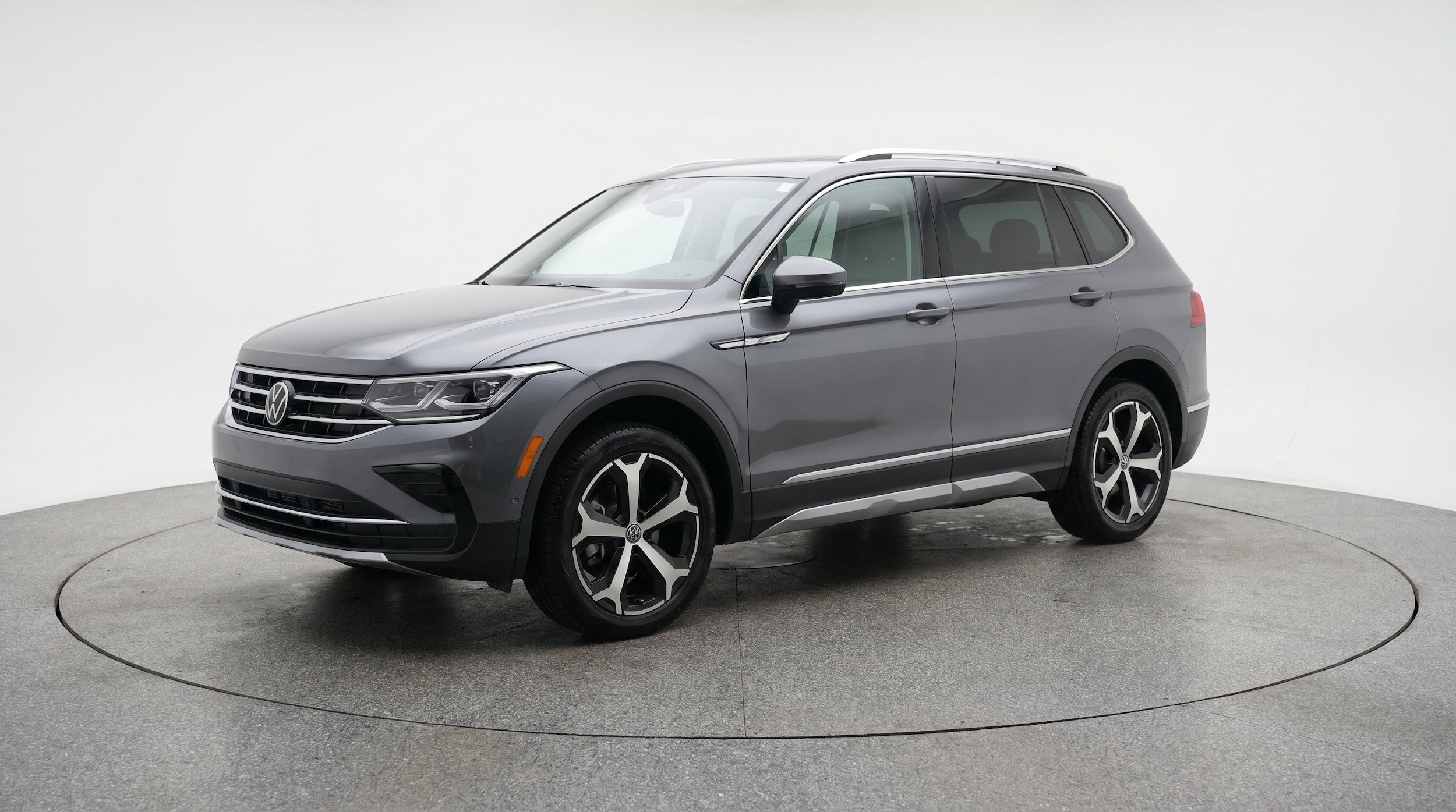Thumbnail: 2026 Volkswagen Tiguan - 3