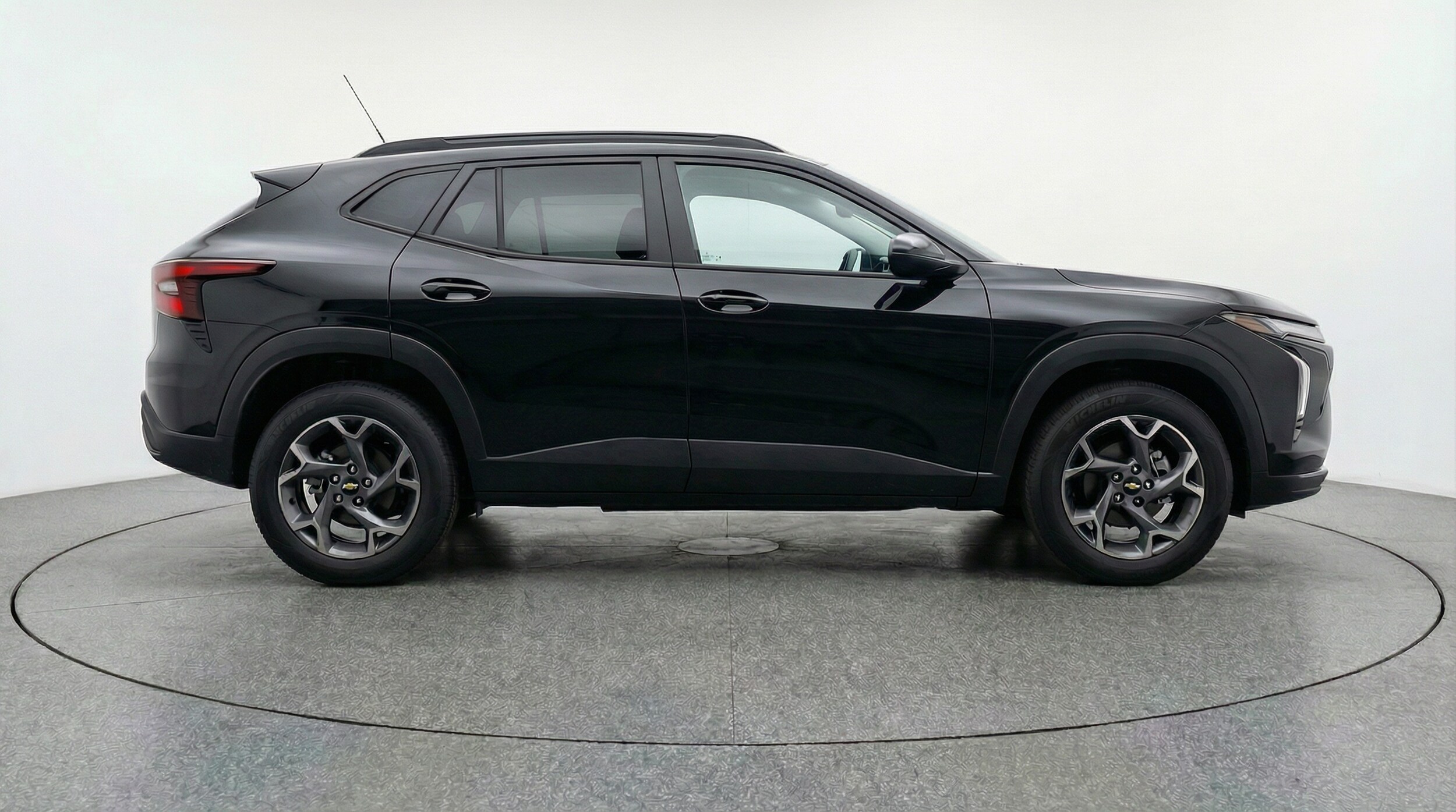 Thumbnail: 2025 Chevrolet Trax - 8