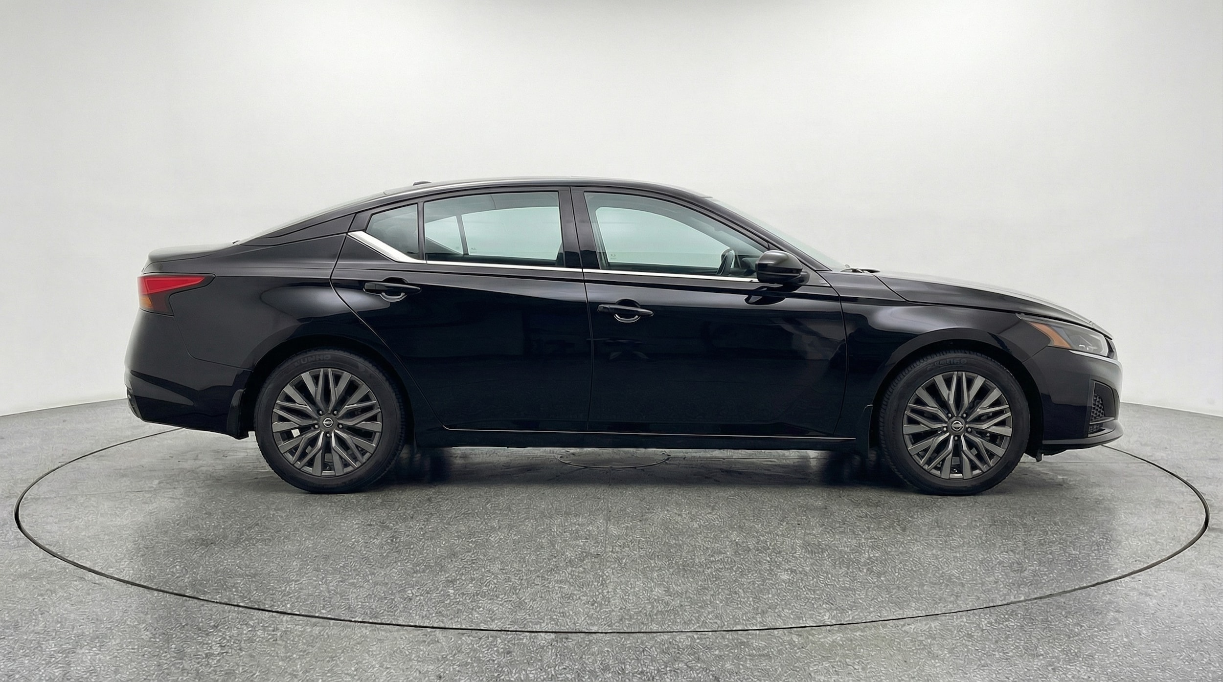 Thumbnail: 2025 Nissan Altima - 8