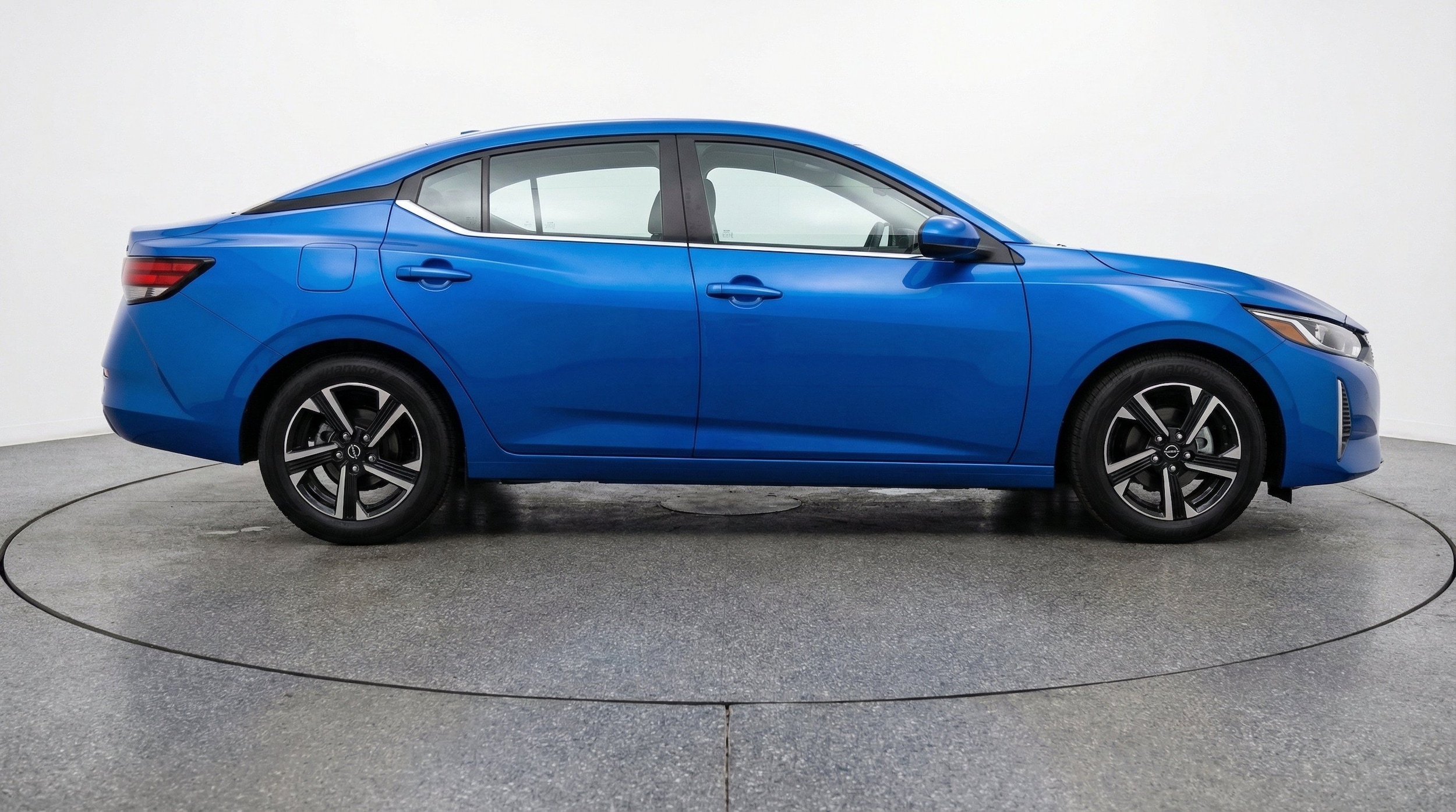 Thumbnail: 2025 Nissan Sentra - 10
