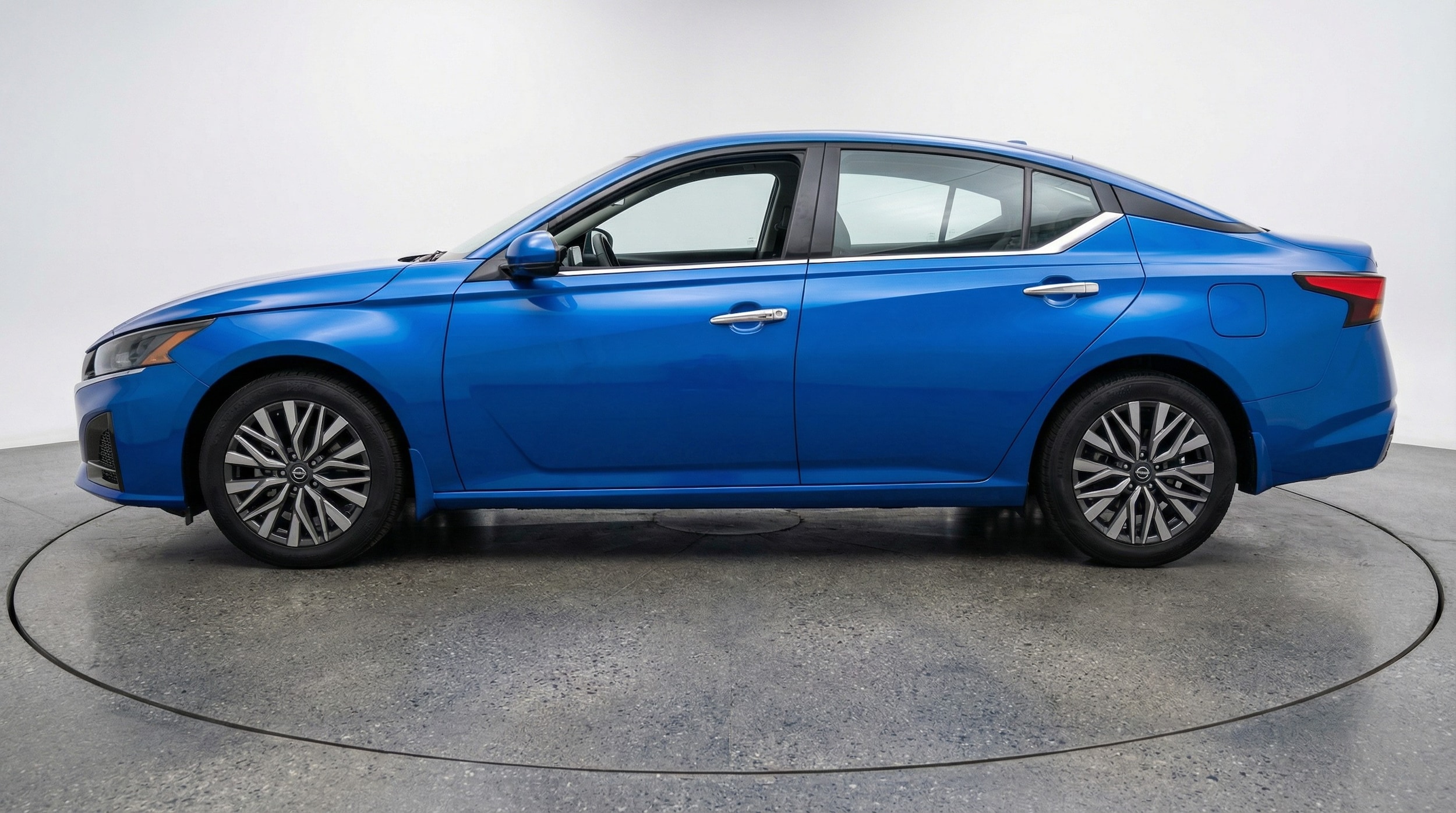 Thumbnail: 2025 Nissan Altima - 4