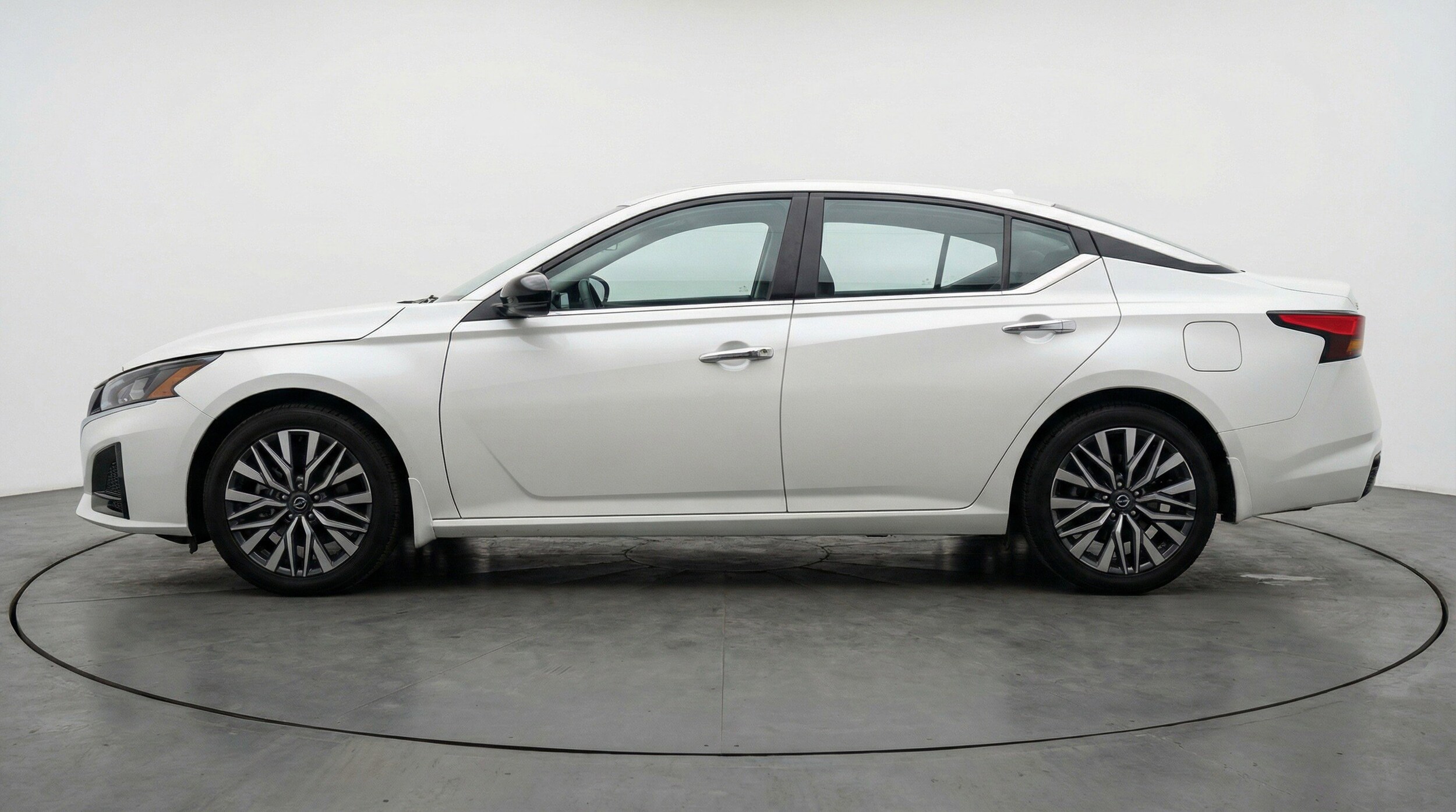 Thumbnail: 2025 Nissan Altima - 5