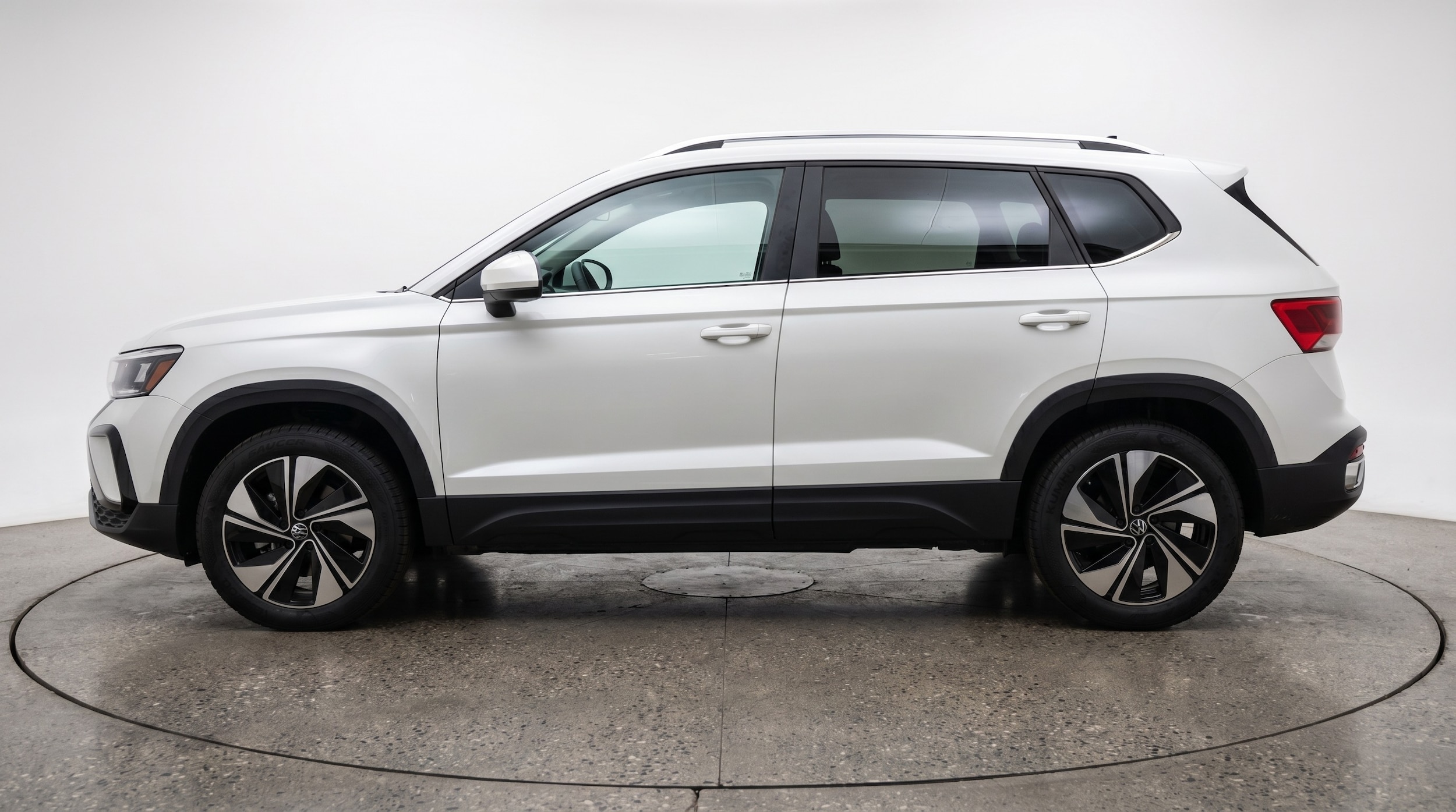 Thumbnail: 2025 Volkswagen Taos - 4