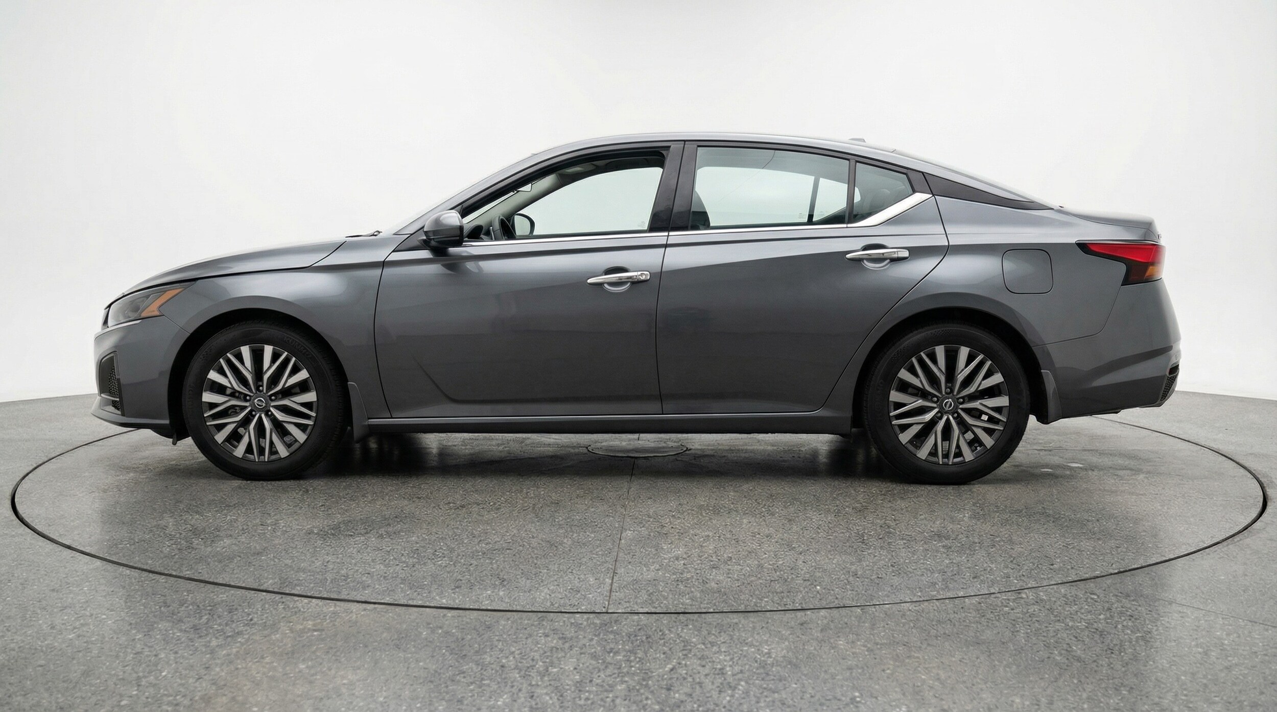 Thumbnail: 2025 Nissan Altima - 4