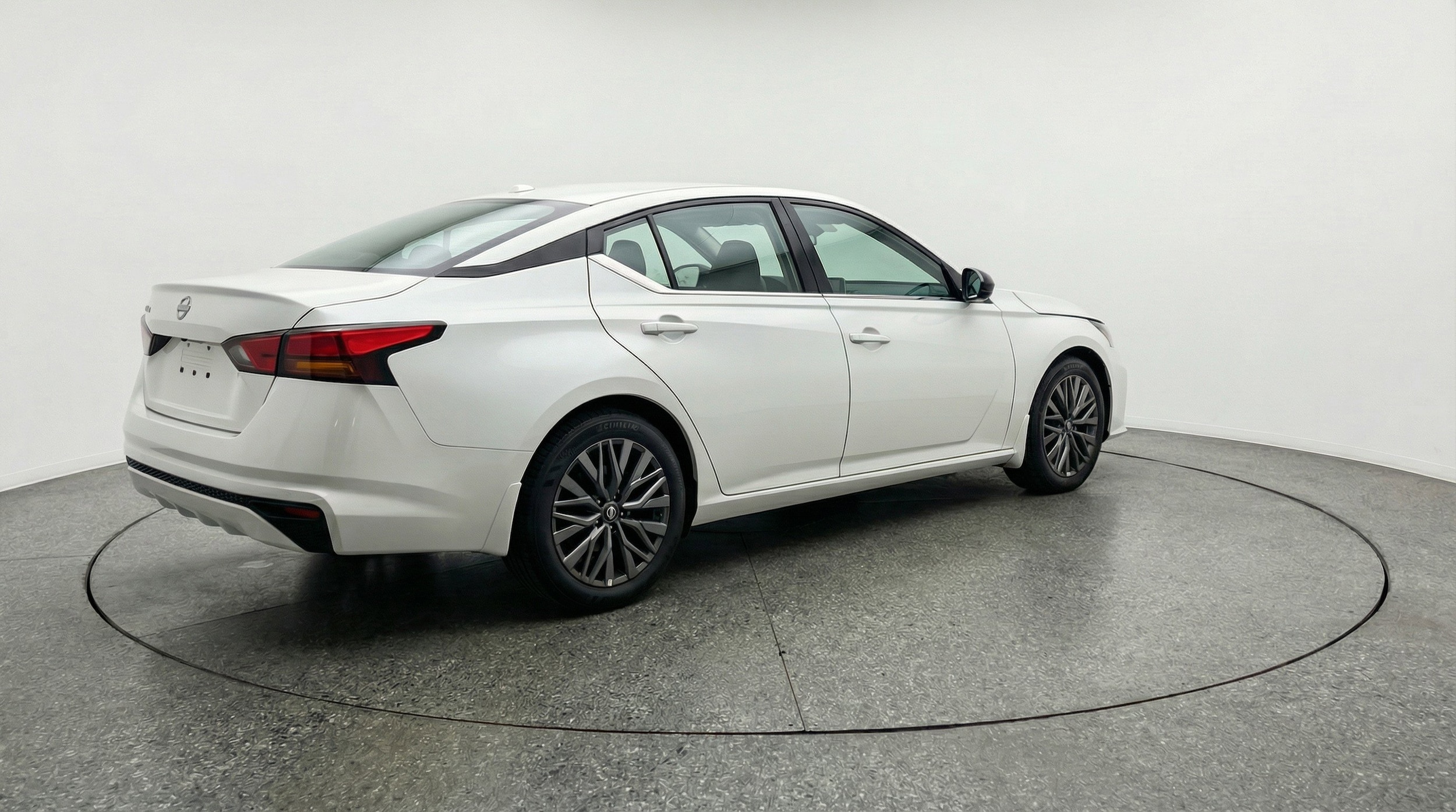 Thumbnail: 2025 Nissan Altima - 9