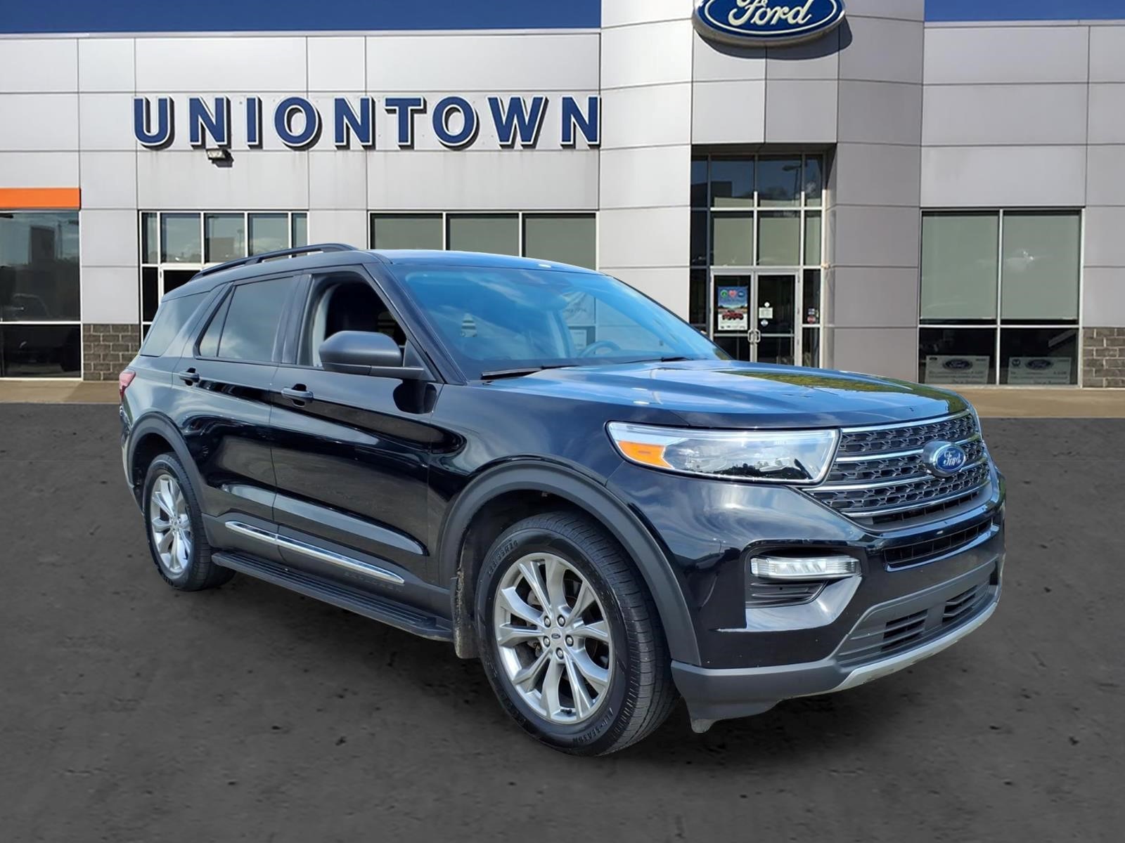 2023 Ford Explorer XLT SUV