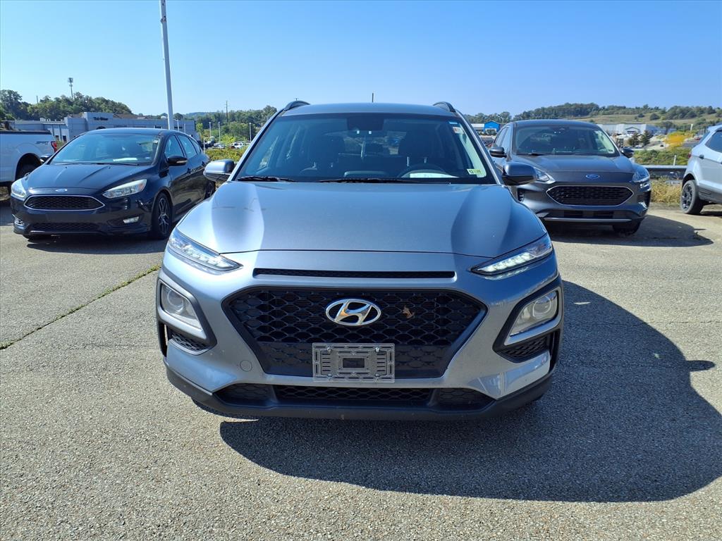 2021 Hyundai Kona SEL photo 2