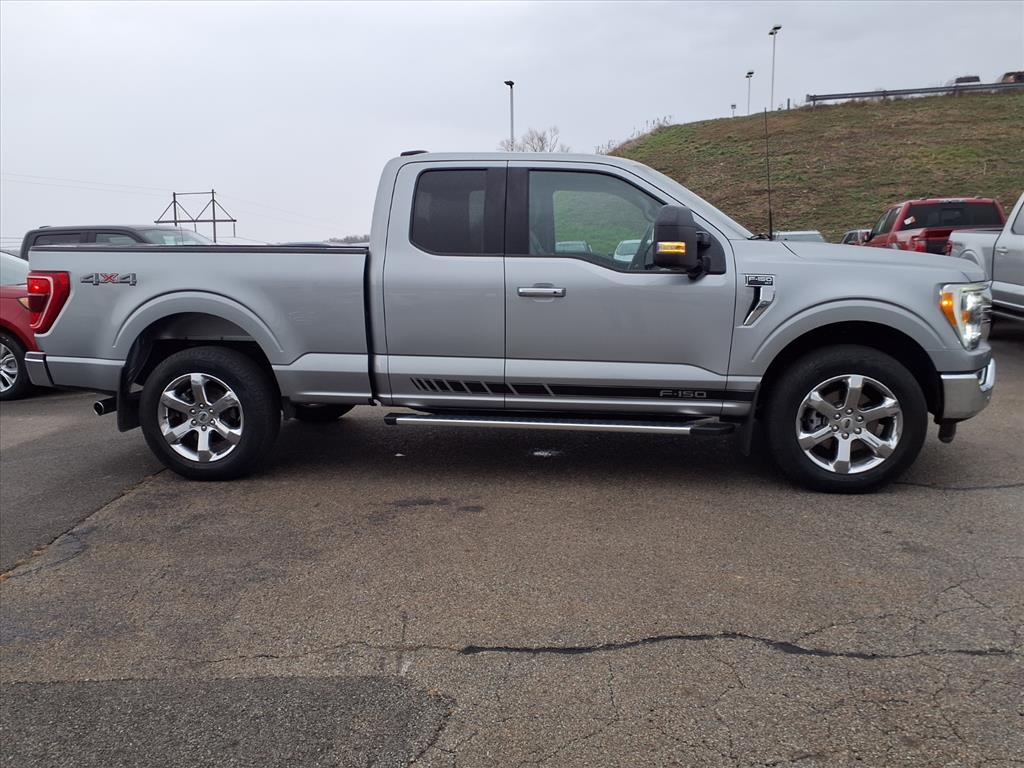 2023 Ford F-150 XLT photo 2