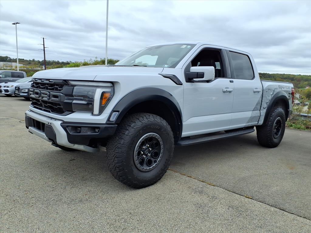 2025 Ford F-150 Raptor photo 2