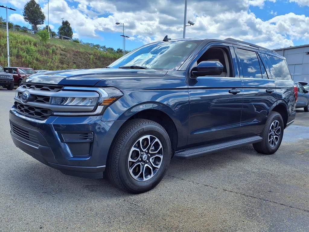 2024 Ford Expedition XLT photo 2