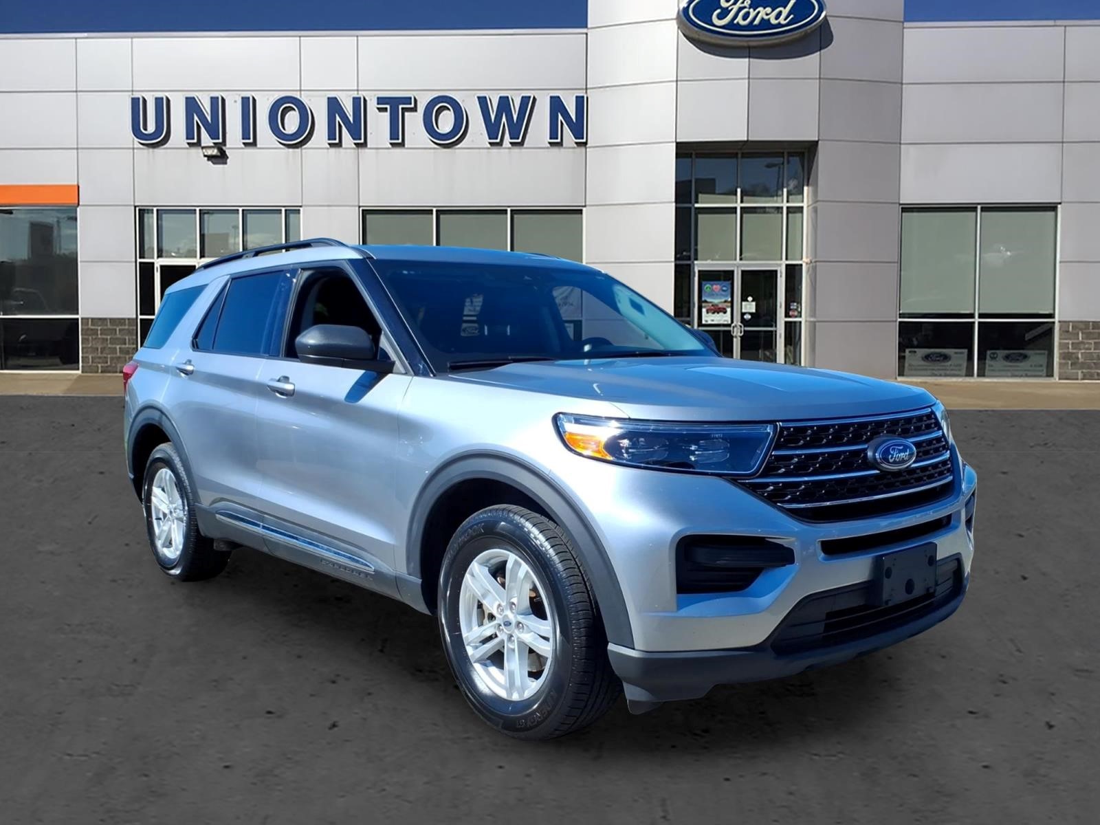 2023 Ford Explorer XLT SUV