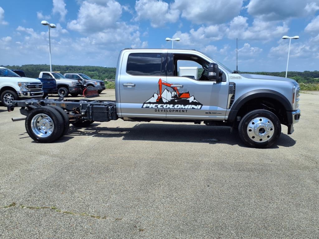 2024 Ford F-550 Lariat photo 2