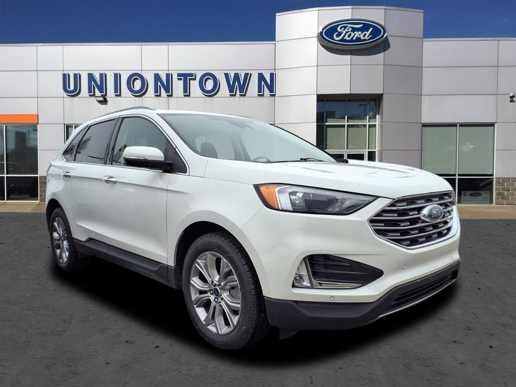2022 Ford Edge Titanium's photo