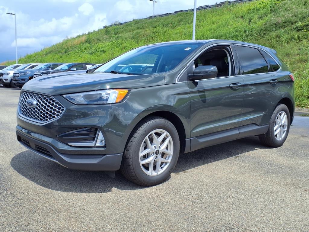 2024 Ford Edge SEL photo 3