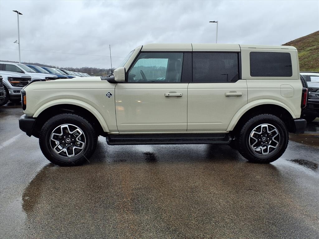 Certified 2025 Ford Bronco Outer Banks SUV