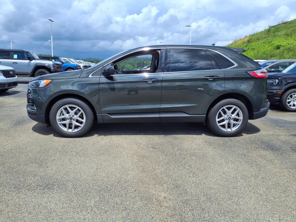 2024 Ford Edge SEL photo 4