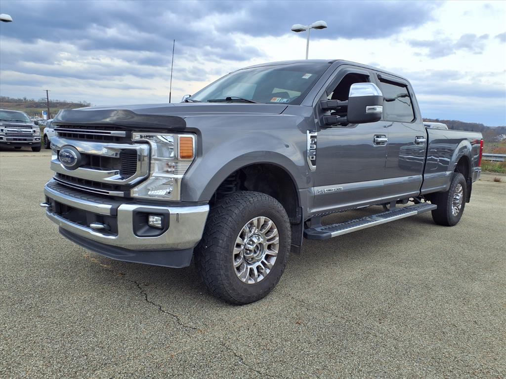 2022 Ford F-350 XLT photo 2