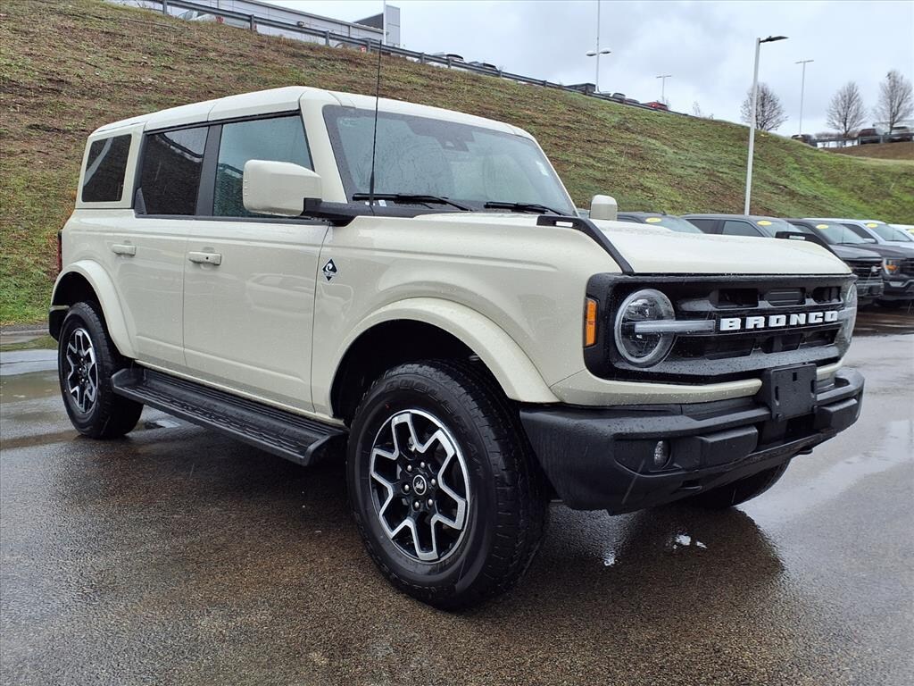 Certified 2025 Ford Bronco Outer Banks SUV