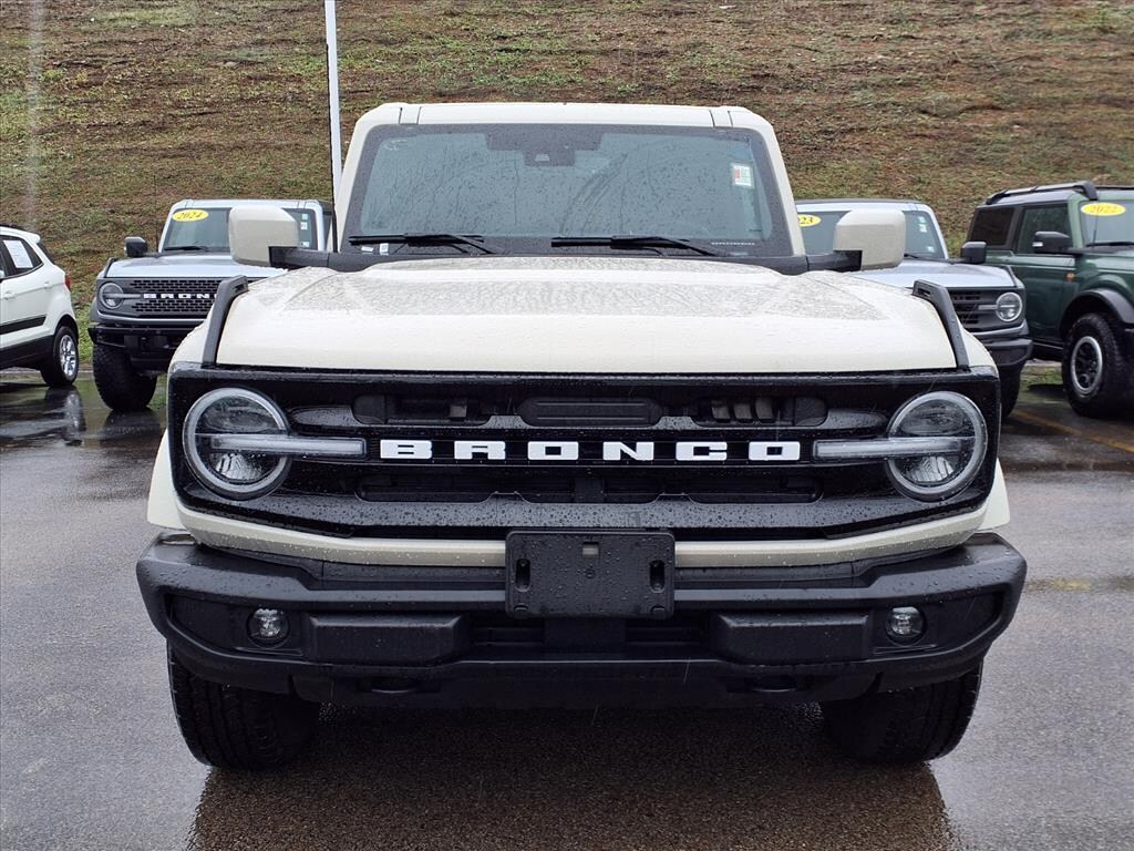 Certified 2025 Ford Bronco Outer Banks SUV