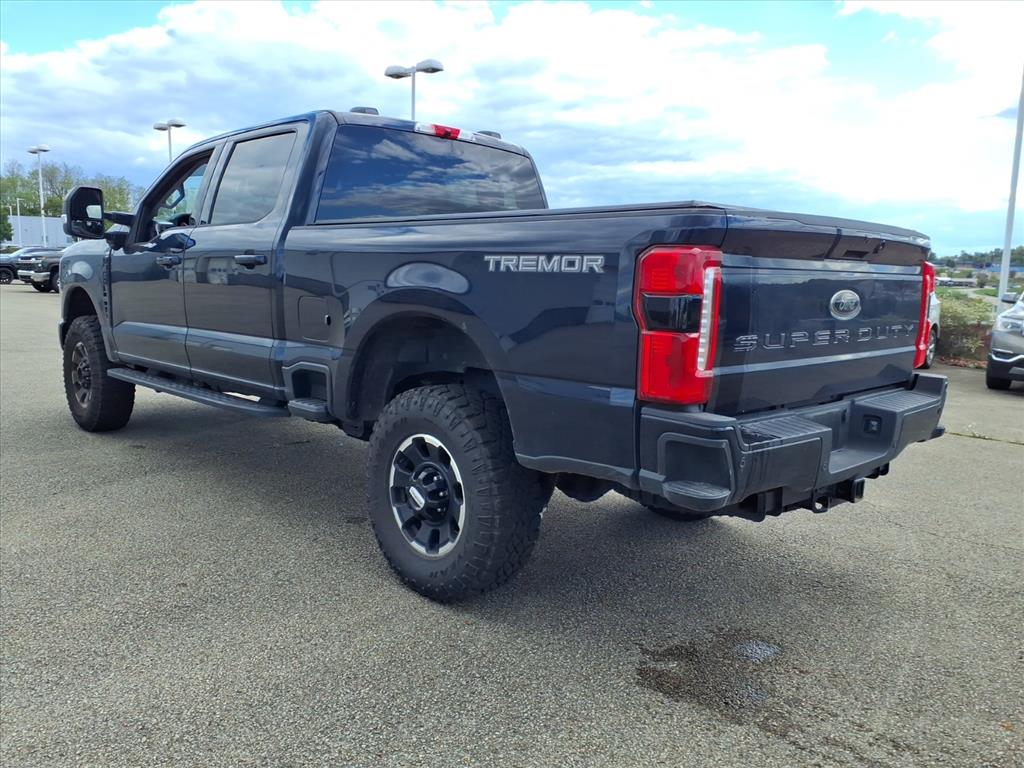 2025 Ford F-350 XLT photo 4