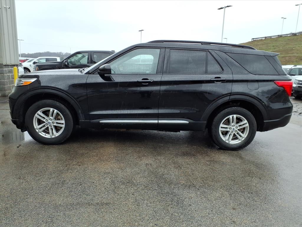 2023 Ford Explorer XLT photo 3