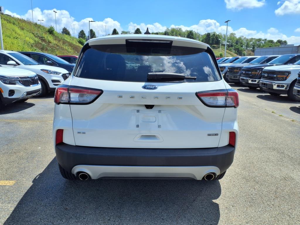 2022 Ford Escape Hybrid SE photo 3