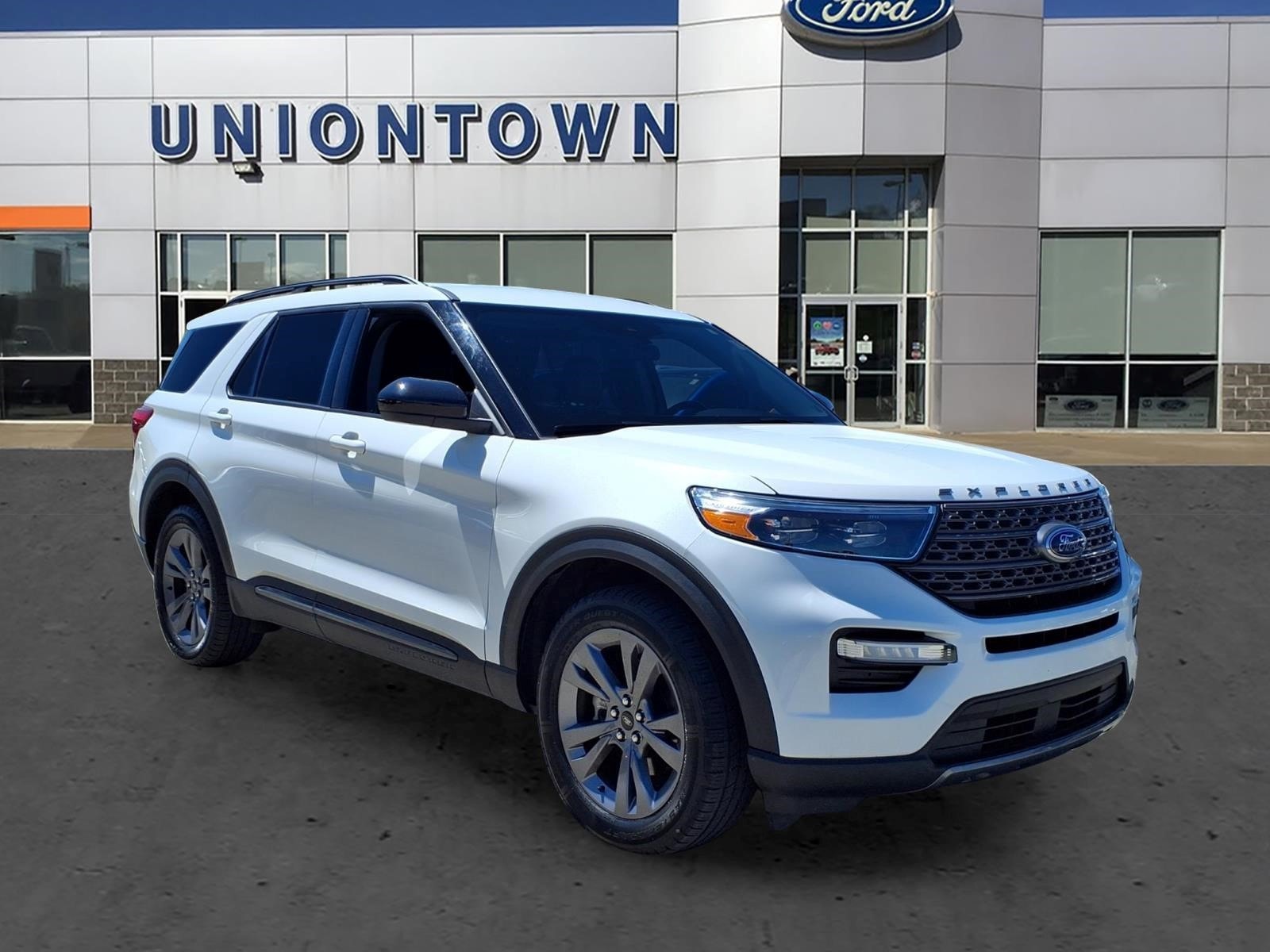 2022 Ford Explorer XLT 4WD's photo