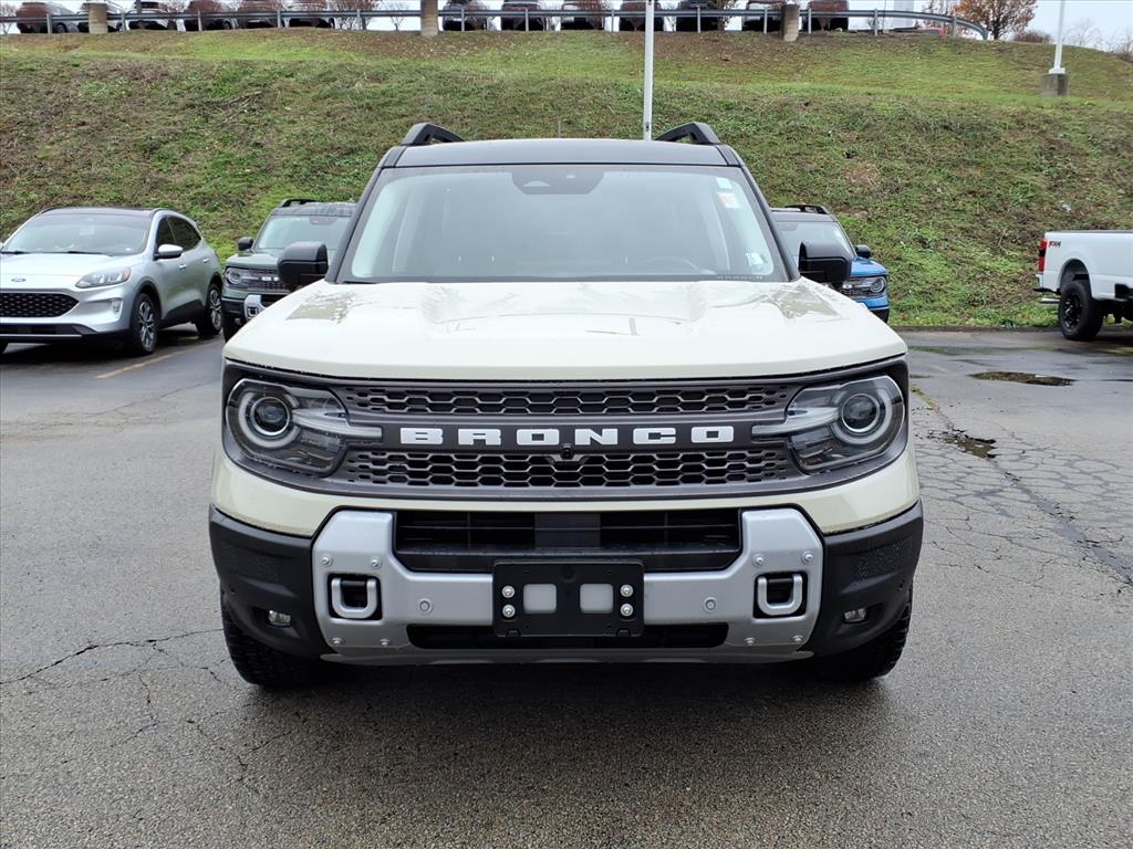 2025 Ford Bronco Sport Badlands photo 2