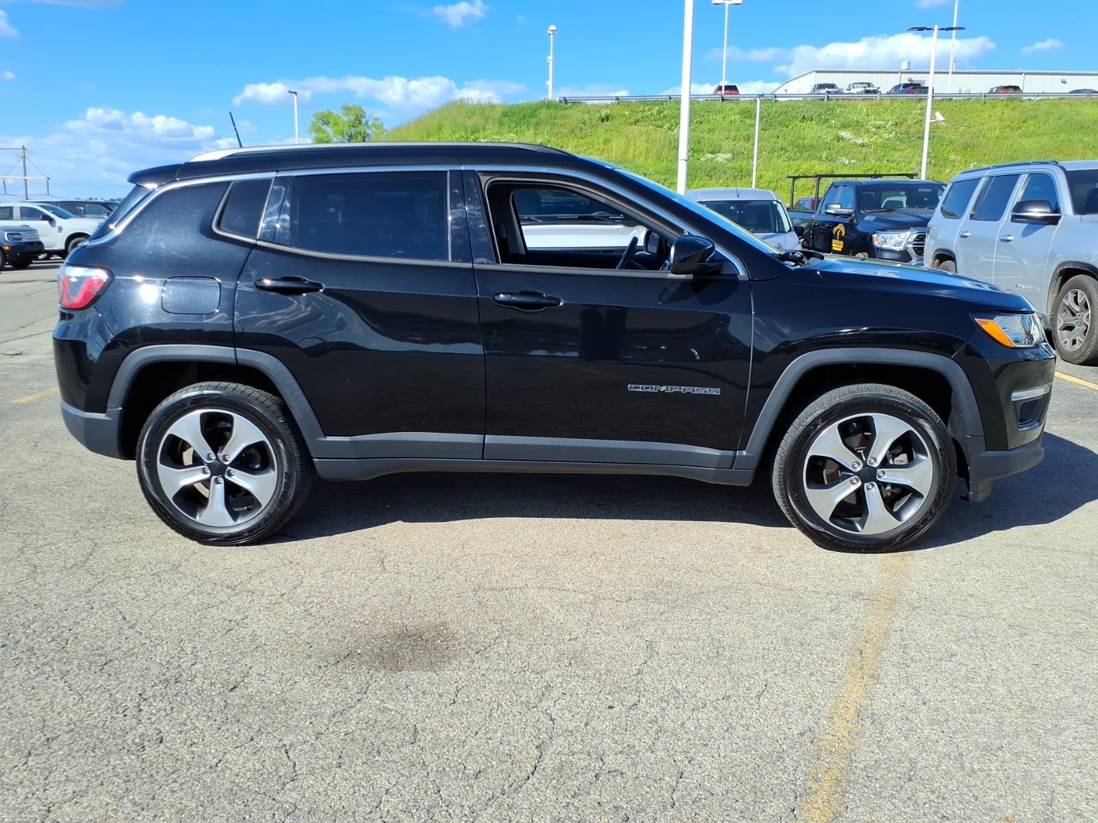 Certified 2019 Jeep Compass Latitude with VIN 3C4NJDBB6KT689329 for sale in Uniontown, PA