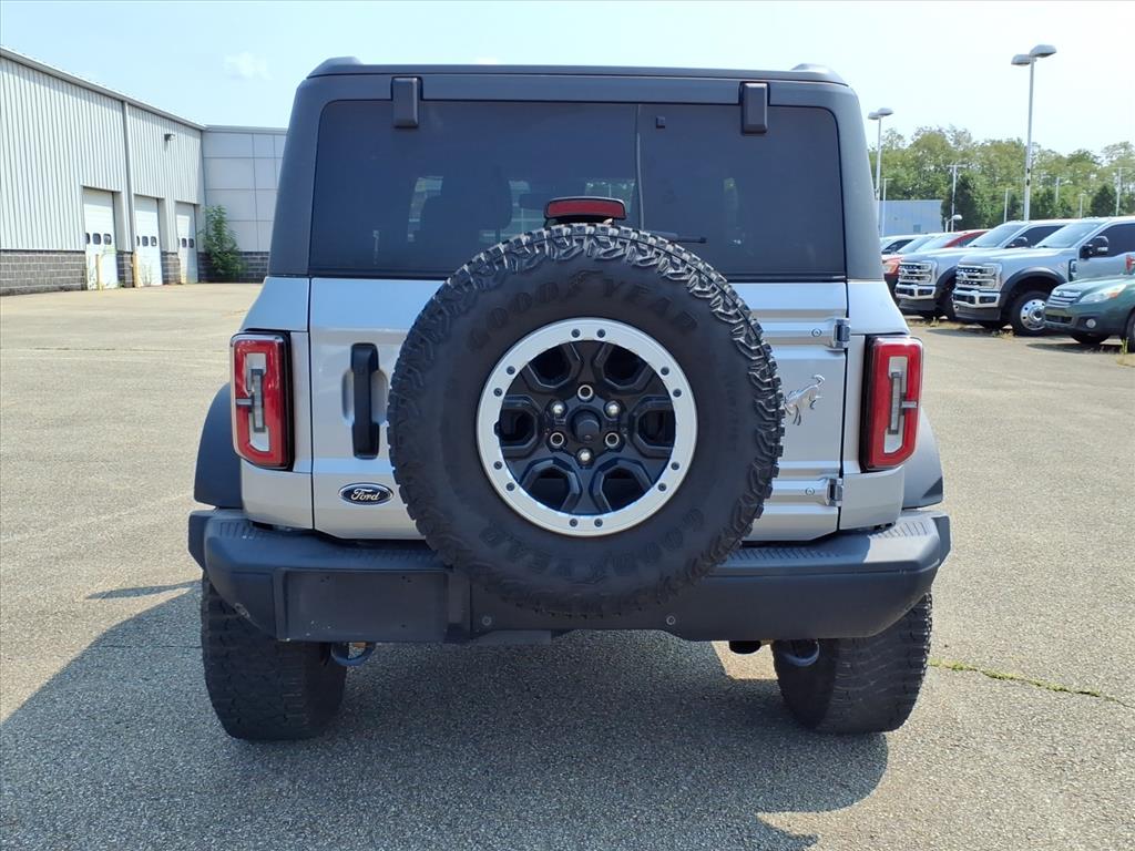 2024 Ford Bronco Badlands photo 2