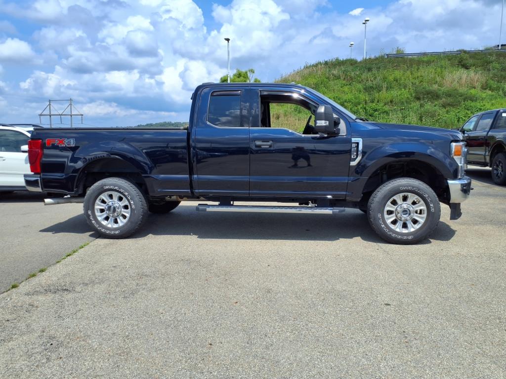 2021 Ford F-250 XLT photo 2