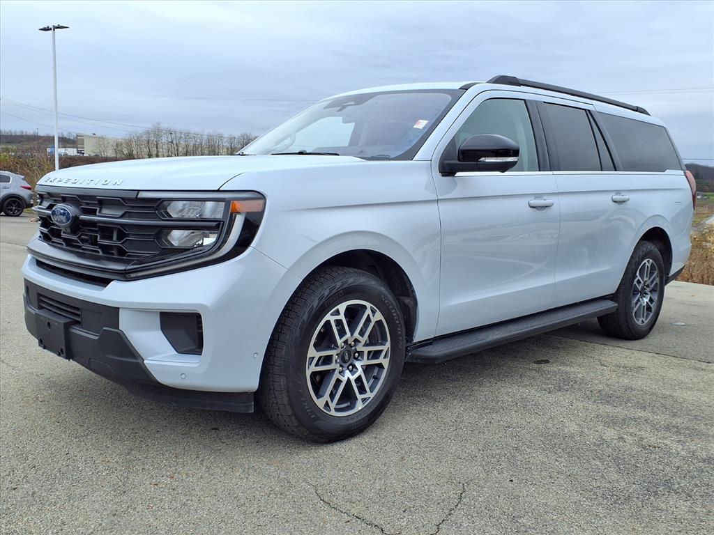 2025 Ford Expedition MAX photo 2
