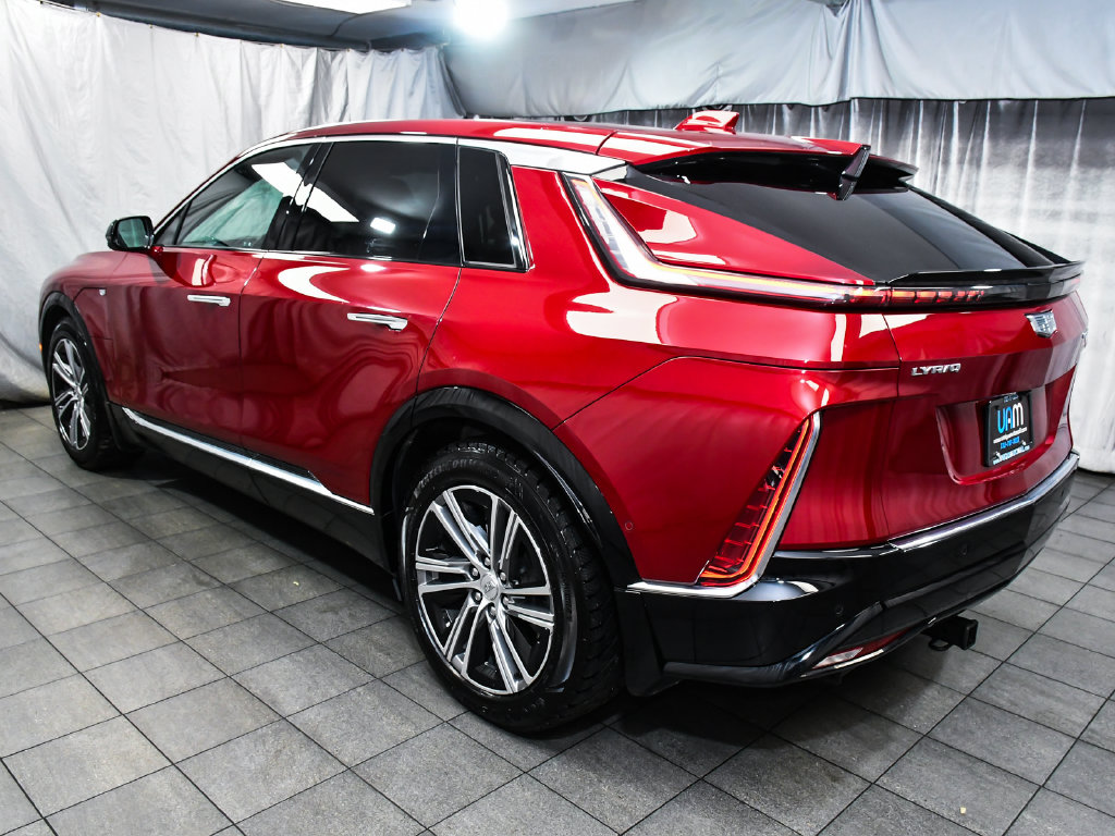 Used 2024 CADILLAC LYRIQ Luxury SUV