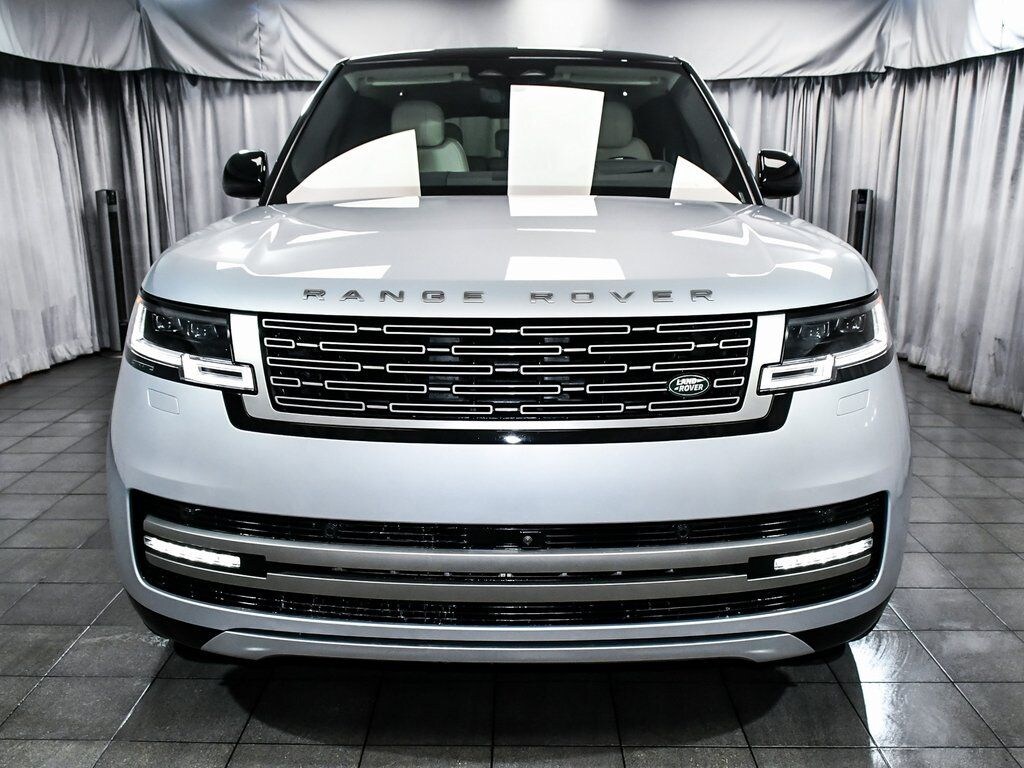 Used 2025 Land Rover Range Rover P550e SE SUV