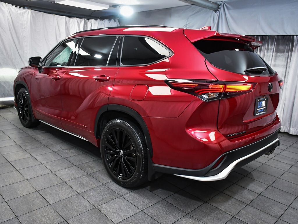 Used 2024 Toyota Highlander LE SUV