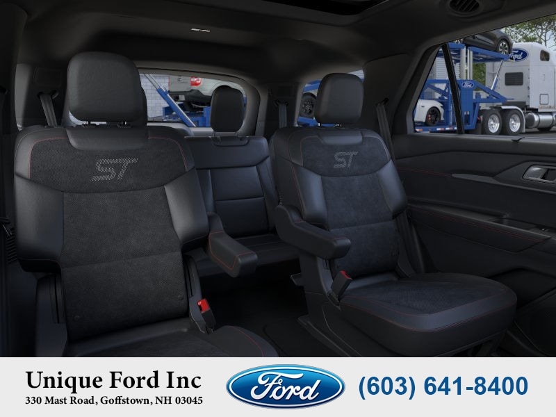2025 Ford Explorer ST photo 7