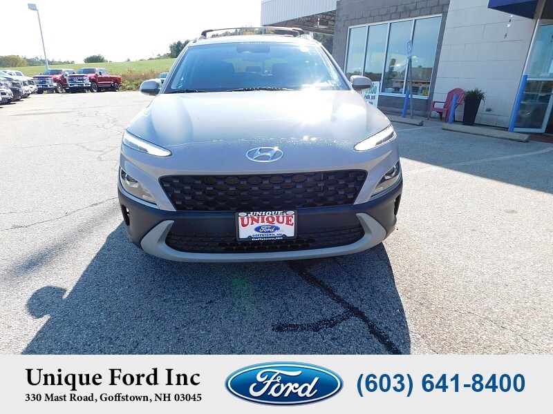 2023 Hyundai Kona SEL photo 2