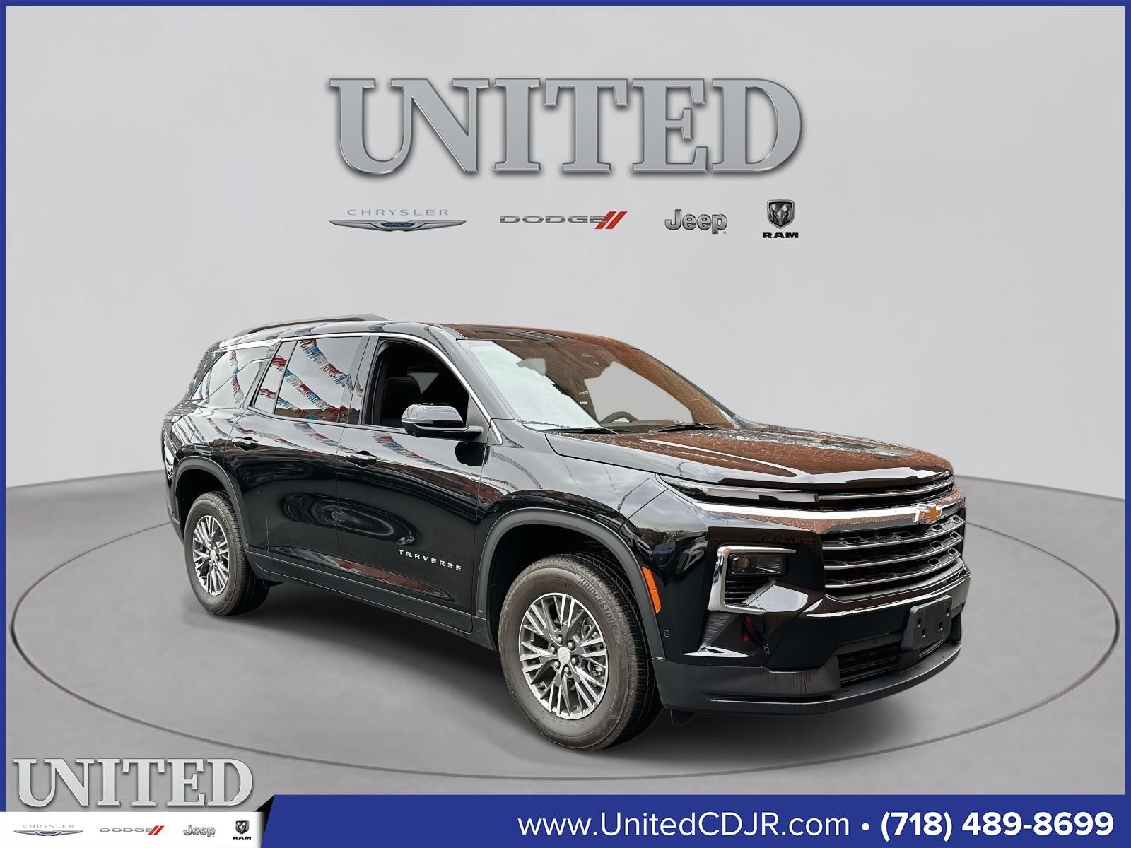 2024 Chevrolet Traverse 2LT's photo