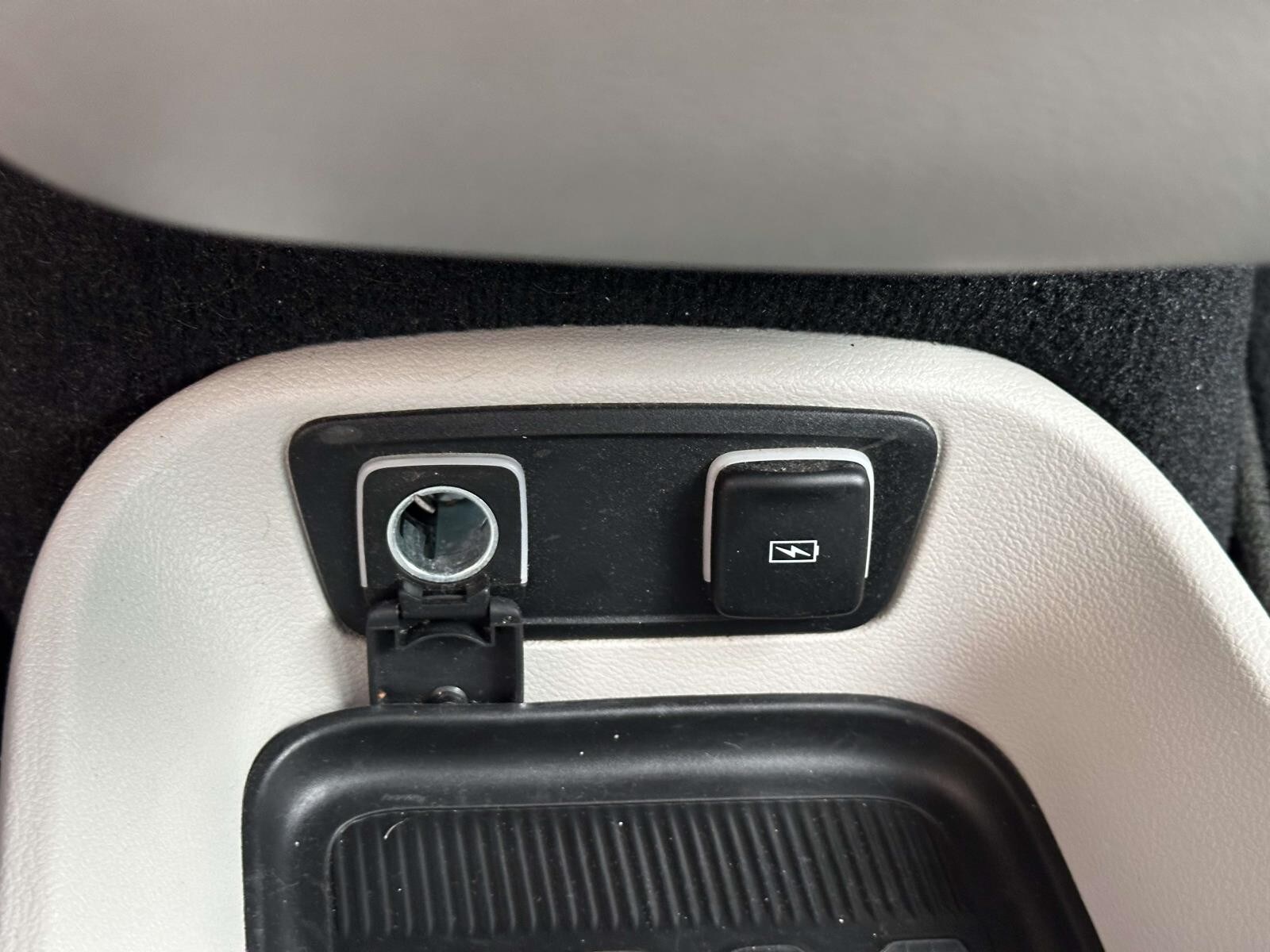 2021 Chrysler Pacifica Touring L - Photo 26